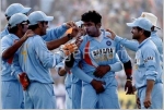 Funny Indian Bowler Sreesanth in Action